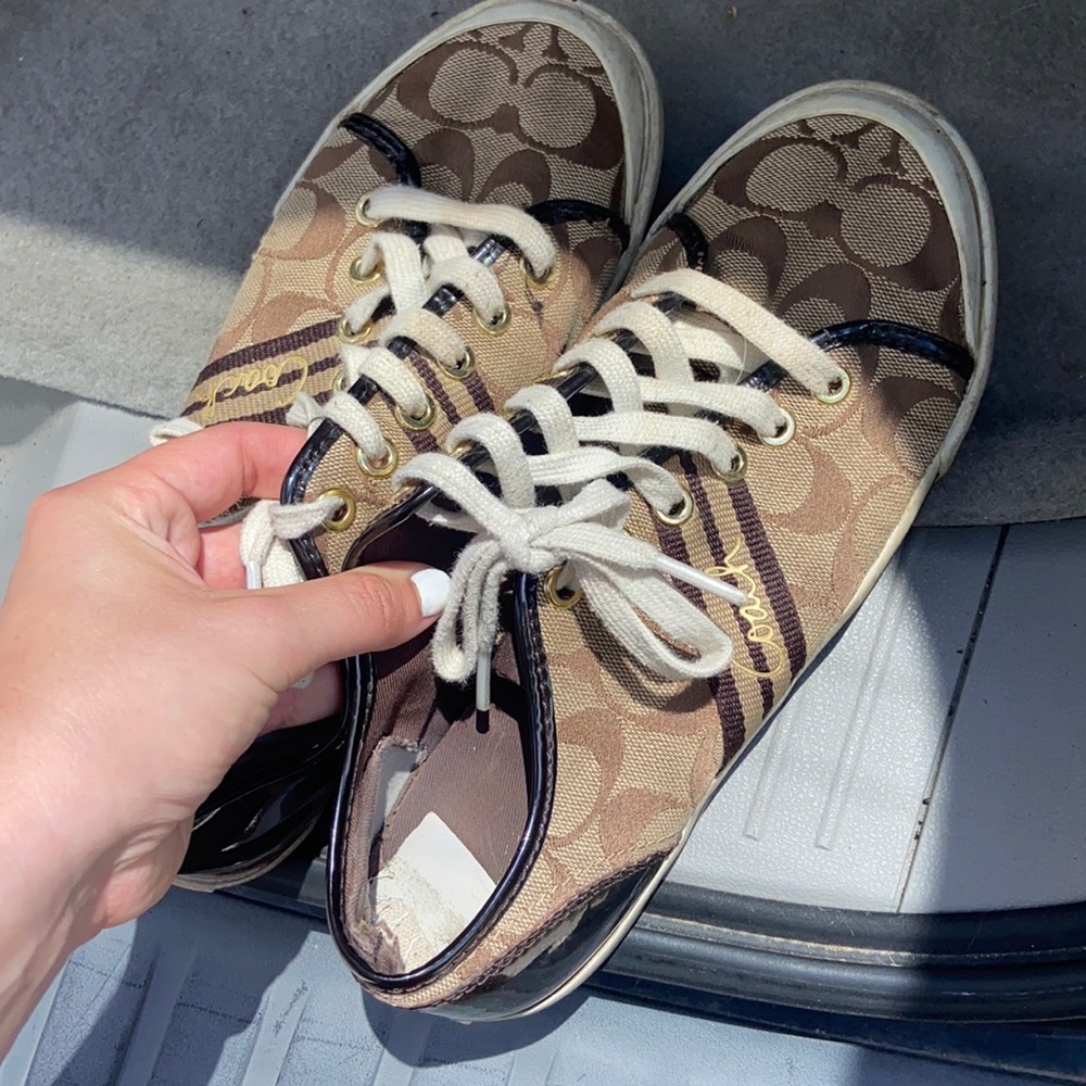 women’s coach shoes